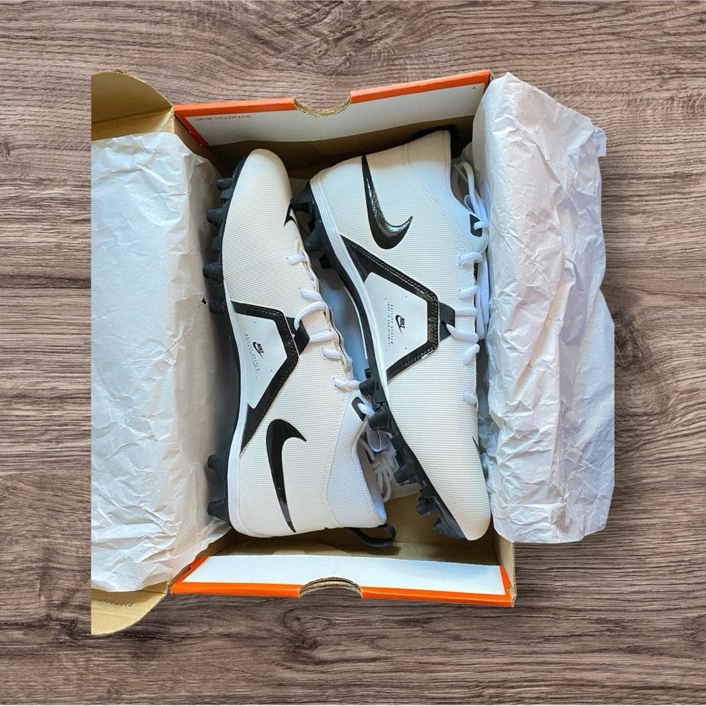 New Nike Alpha Menace Pro 3 Football Cleats White and Black Youth Boys Size 13